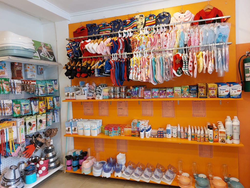 Fur and Paw Pet Shop Grooming and Pet supplies