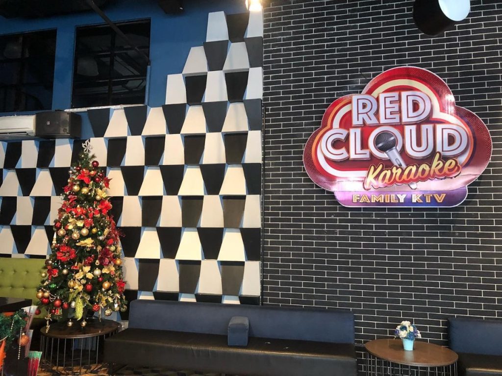 Red Cloud Karaoke Family KTV