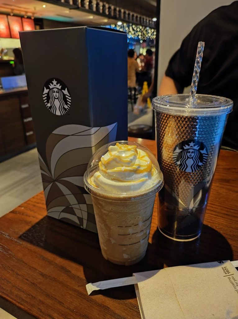 Starbucks Five E com Center